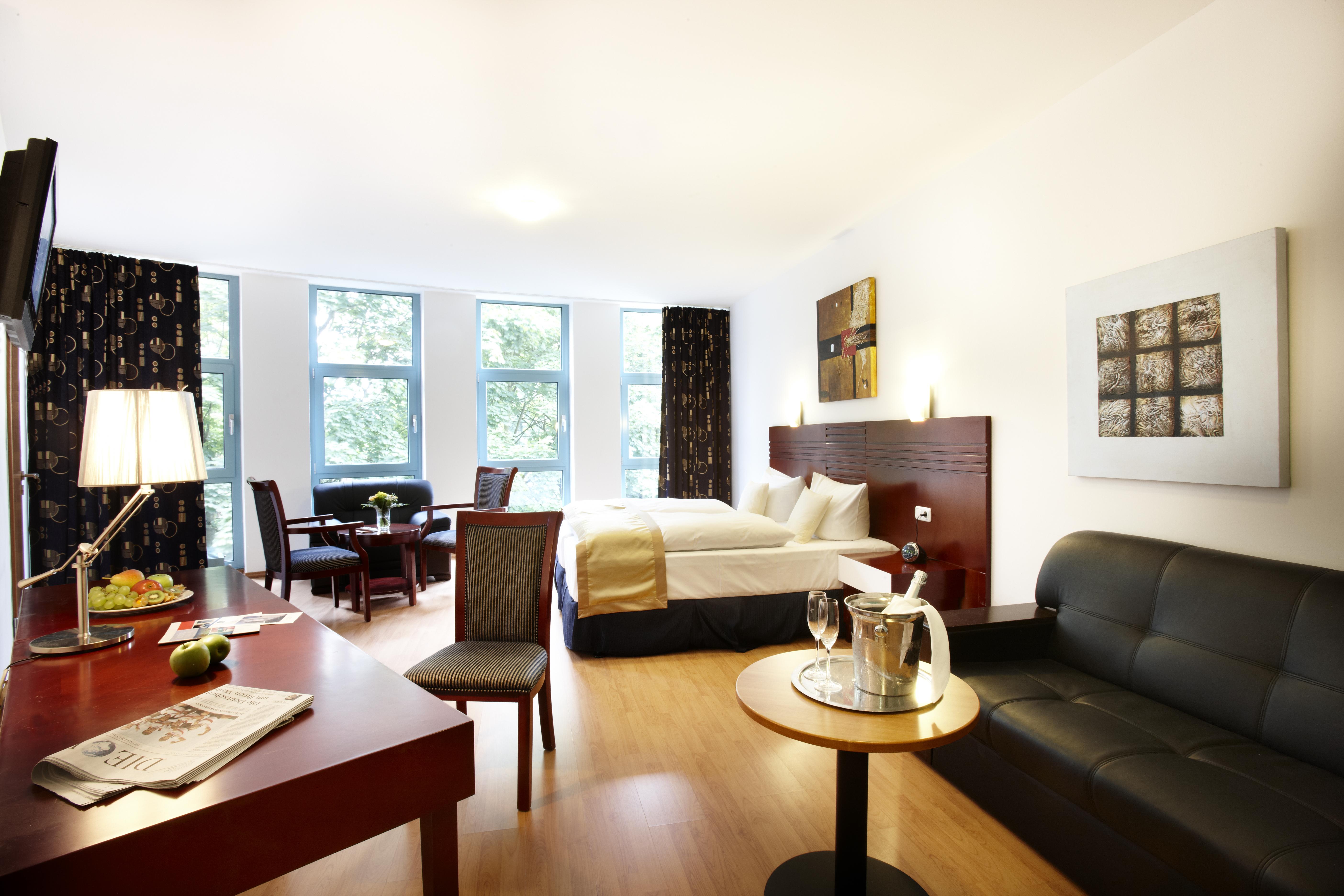 Hotel Kiel By Golden Tulip מראה חיצוני תמונה